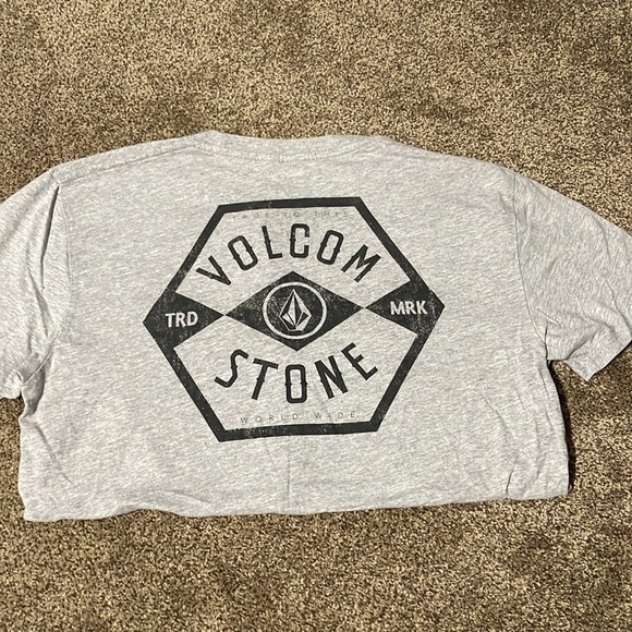 Volcom t-shirt bundle - Picture 3 of 5